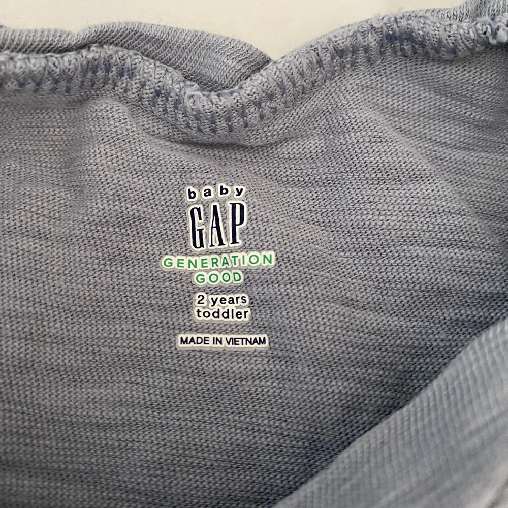 Bundle of 4 GAP toddler tank tops - size 2T